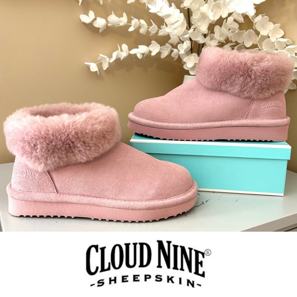 New Condition Cloud Nine Sheepskin Suede Booties Dusty Pink Size 6 - Picture 1 of 13
